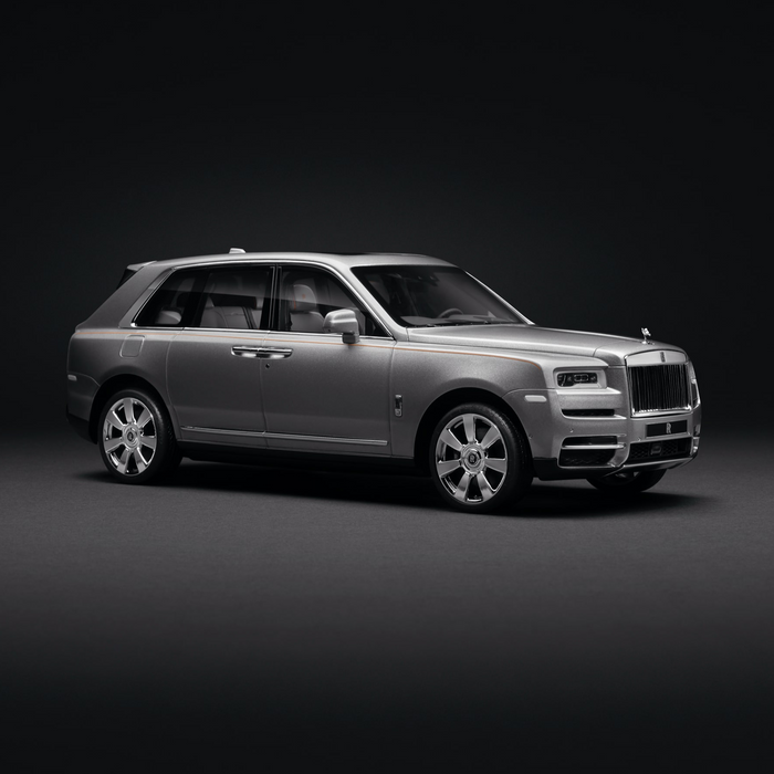 Rolls-Royce 1:18 Cullinan Silver Replica