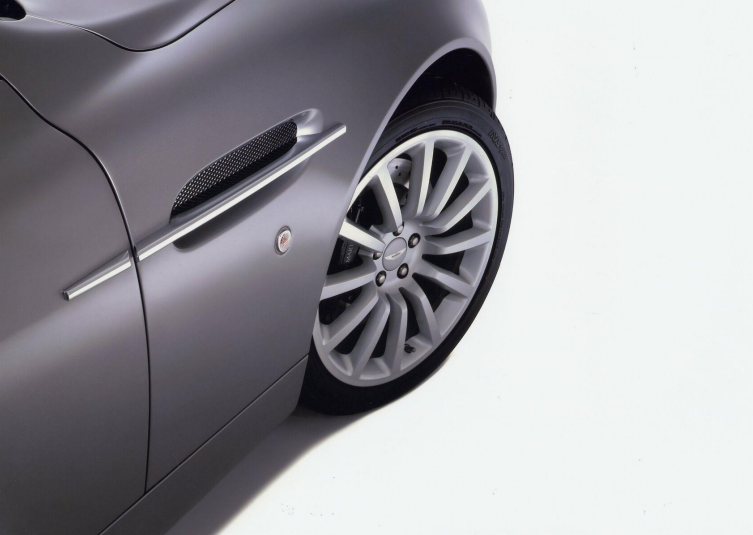 Aston Martin Vanquish V12 Wheel Set