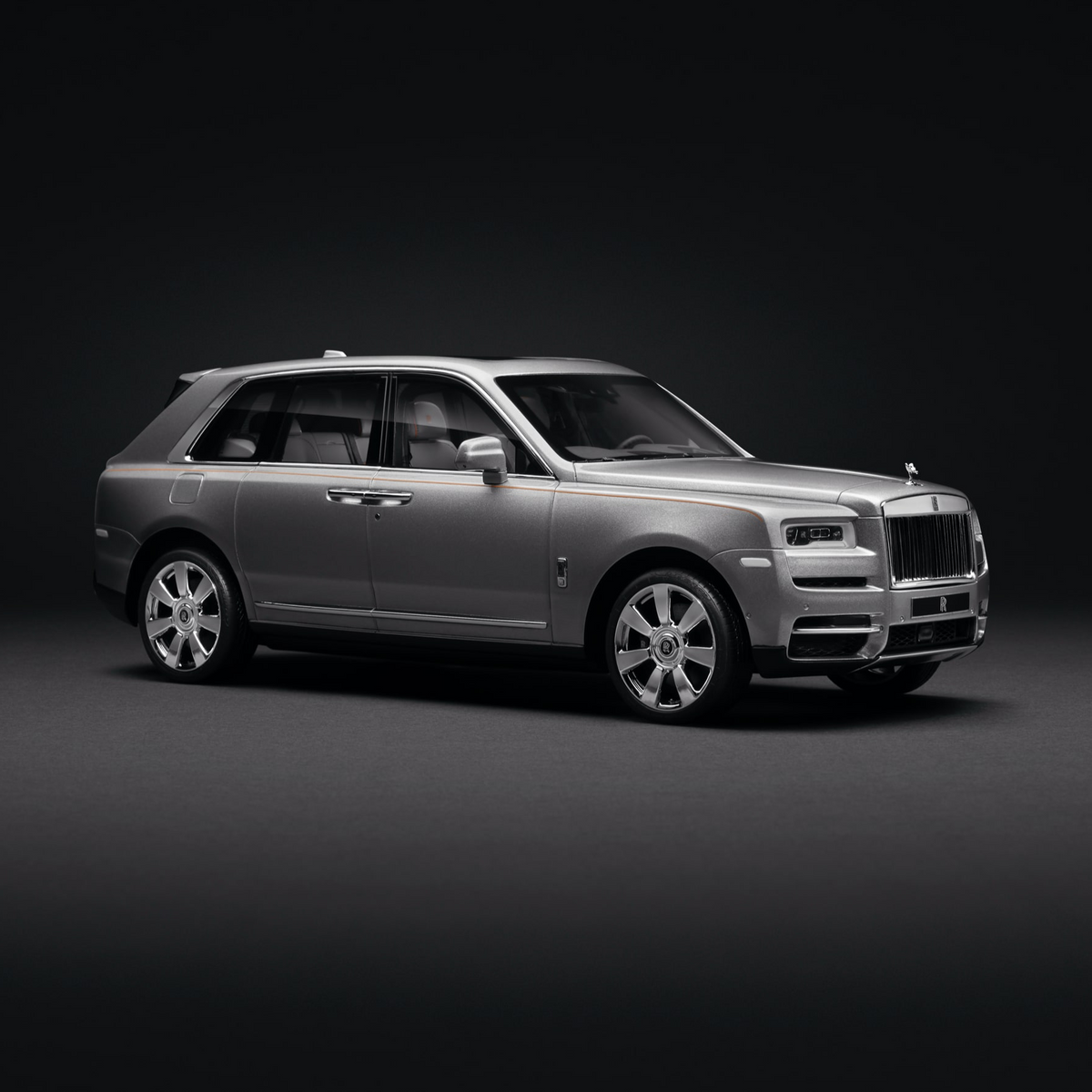 Rolls-Royce 1:18 Cullinan Silver Replica — Miller Motorcars Boutique