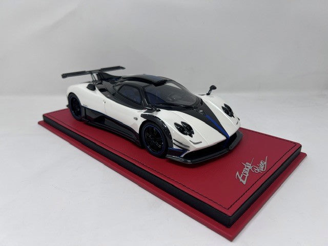 Peako 1:18 Pagani Zonda Model