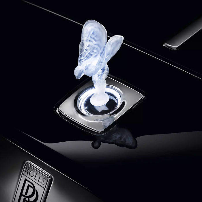 Rolls-Royce Cullinan Retrofit Illuminated Spirit of Ecstasy