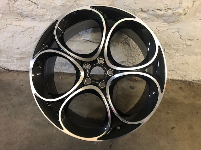 Alfa Romeo Stelvio Aluminum Wheels (USED)