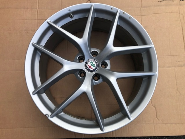 Alfa Romeo Giulia Wheel Set (Used)